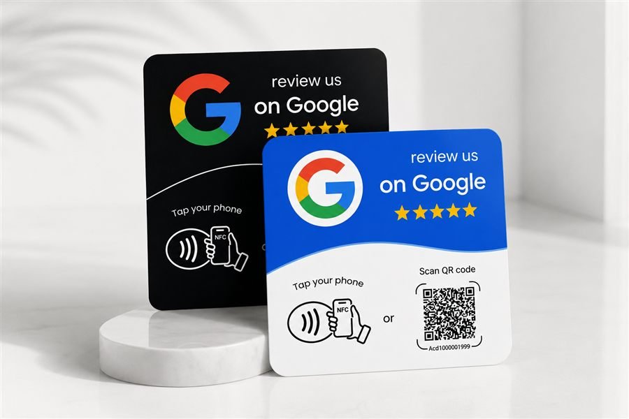 Echt Google Review Kaartje van BrandAvia, met QR-code en NFC-tik.